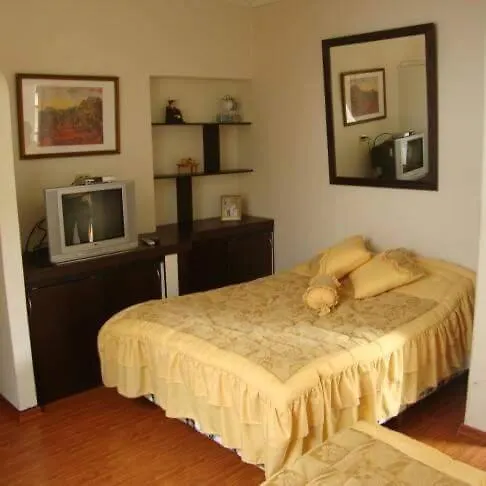Petite Maison Quito 2*,  Ecuador